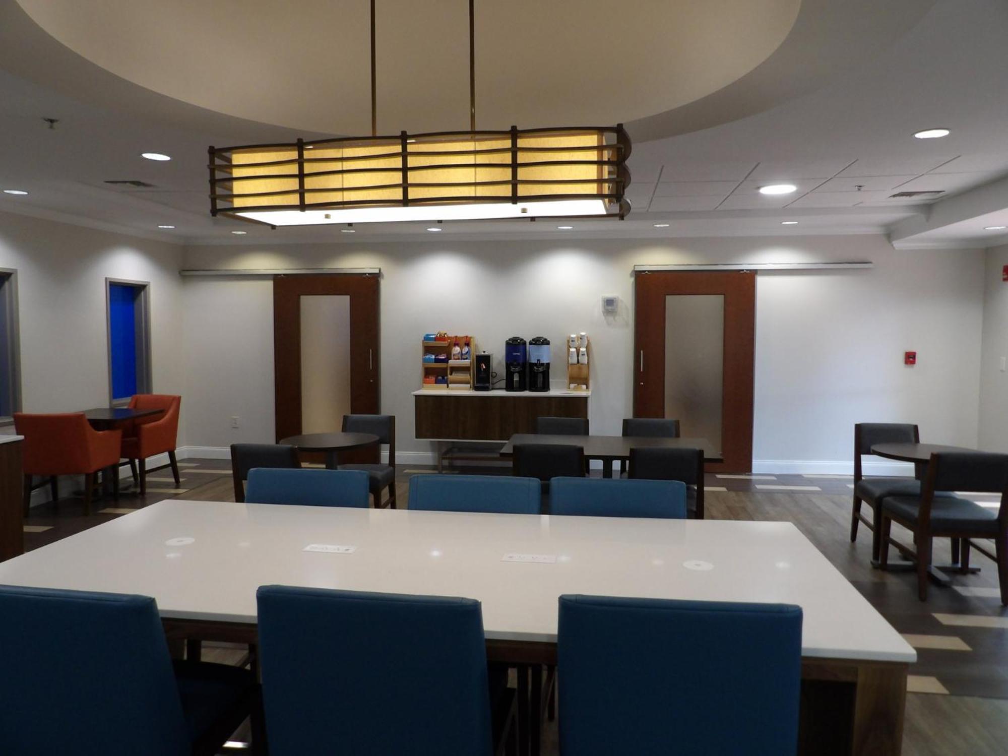 Holiday Inn Express & Suites - Huntsville Airport By Ihg Madison Esterno foto