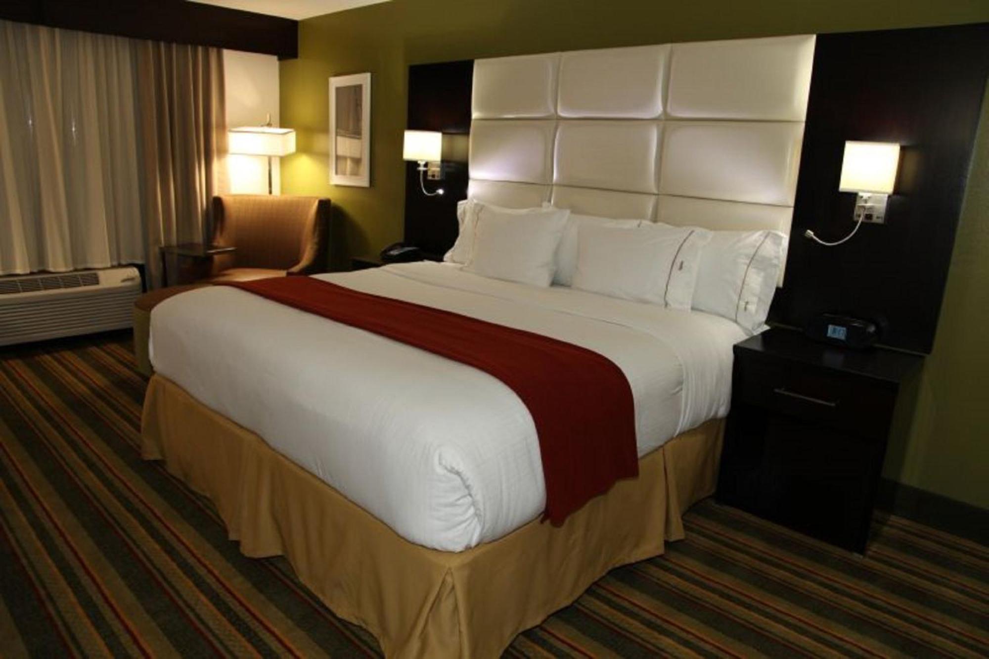 Holiday Inn Express & Suites - Huntsville Airport By Ihg Madison Esterno foto